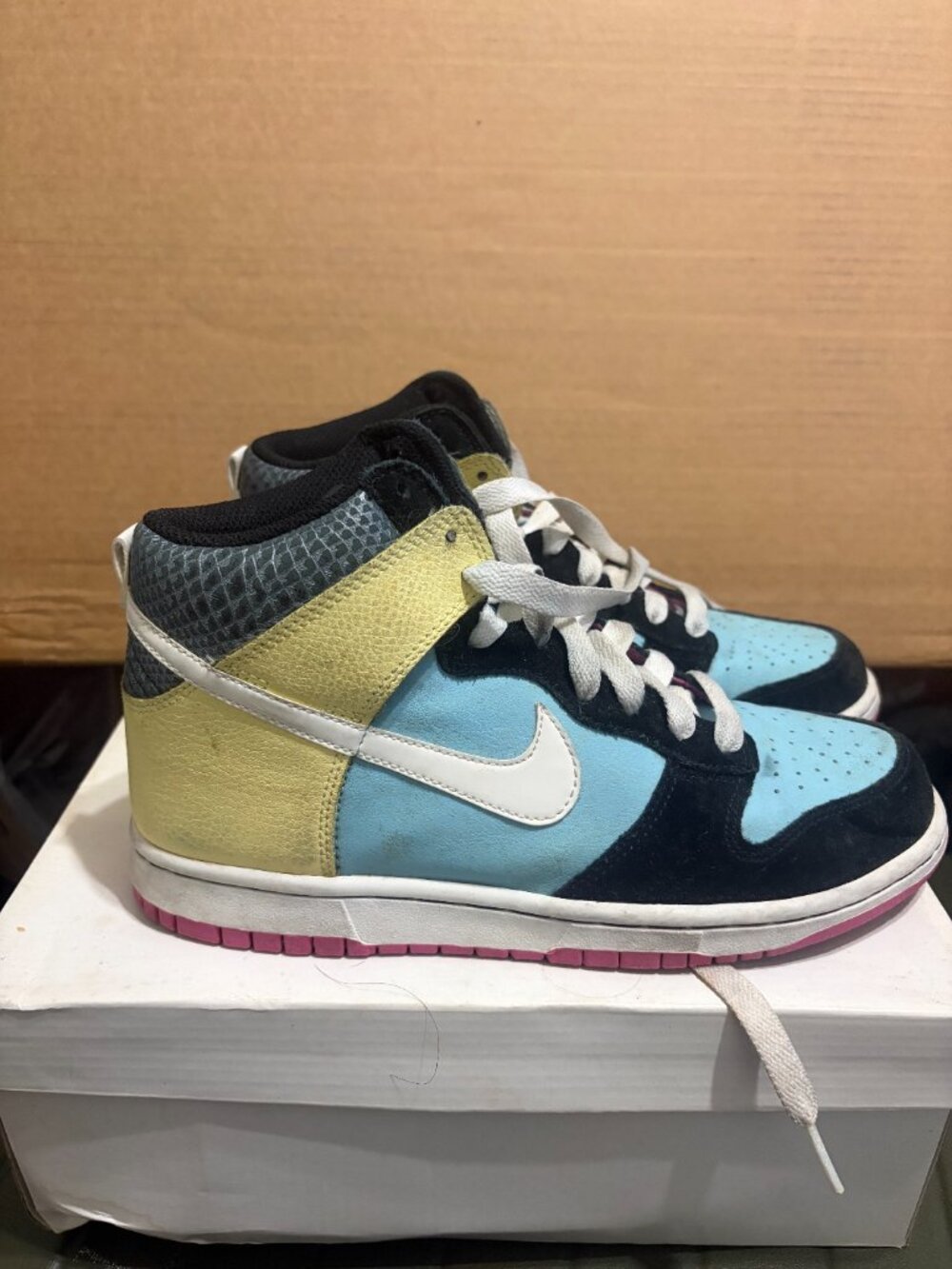 Nike Dunk High Top Sneakers